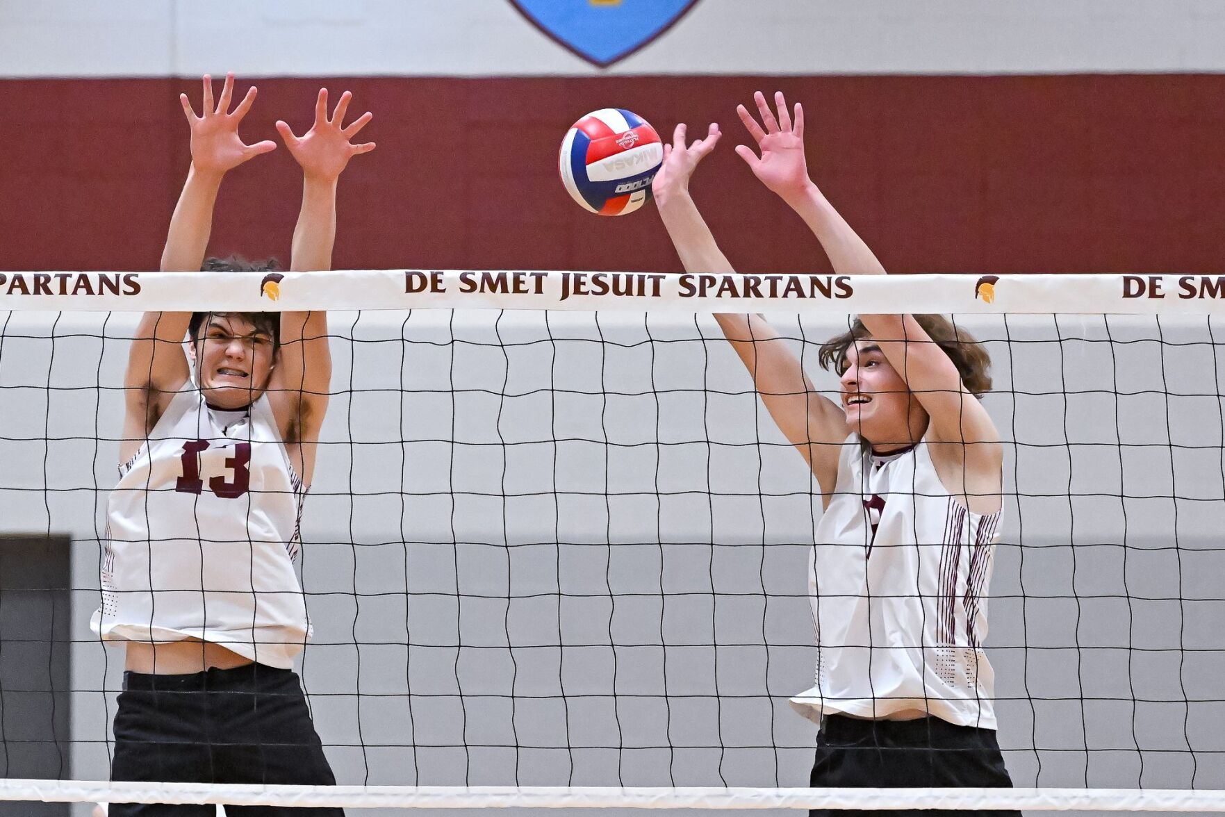05/02/24 - Boys Volleyball Vianney at De Smet